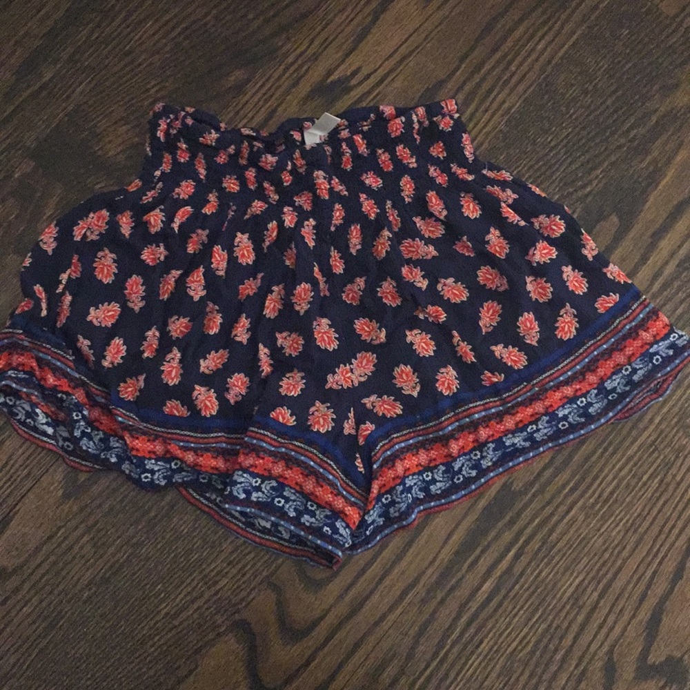 Print, flowy, shorts!!